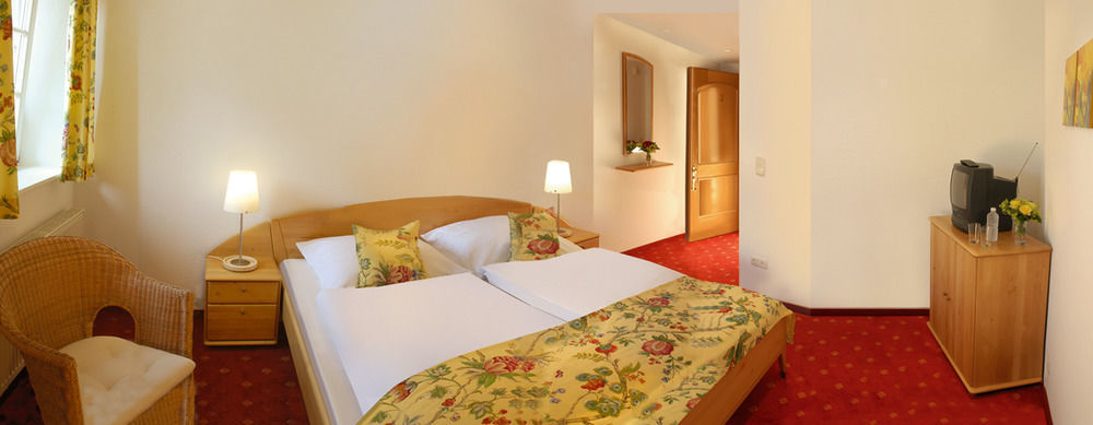 Landgasthof Und Hotel Weisser Lowe Eckental Екстер'єр фото