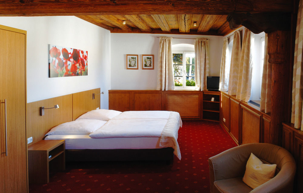 Landgasthof Und Hotel Weisser Lowe Eckental Екстер'єр фото